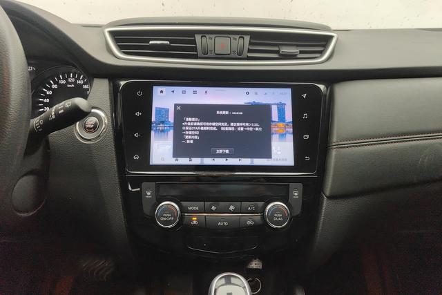Nissan Qashqai 2022 2.0 L XV — фото 12