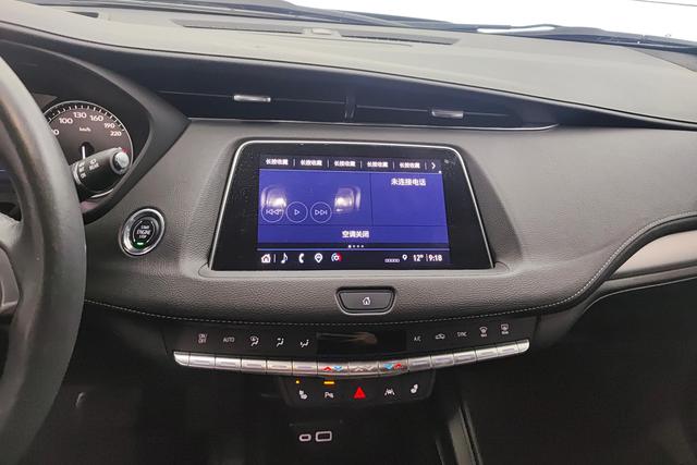 Cadillac XT4 2022 28 T 2 WDLuxury — фото 12