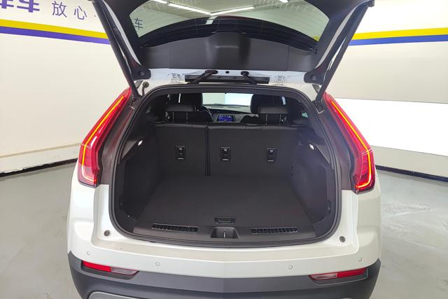 Cadillac XT4 2022 28 T 2 WDLuxury — фото 17