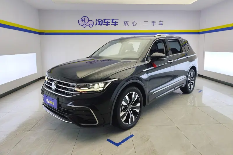 Volkswagen Tiguan L — фото 1