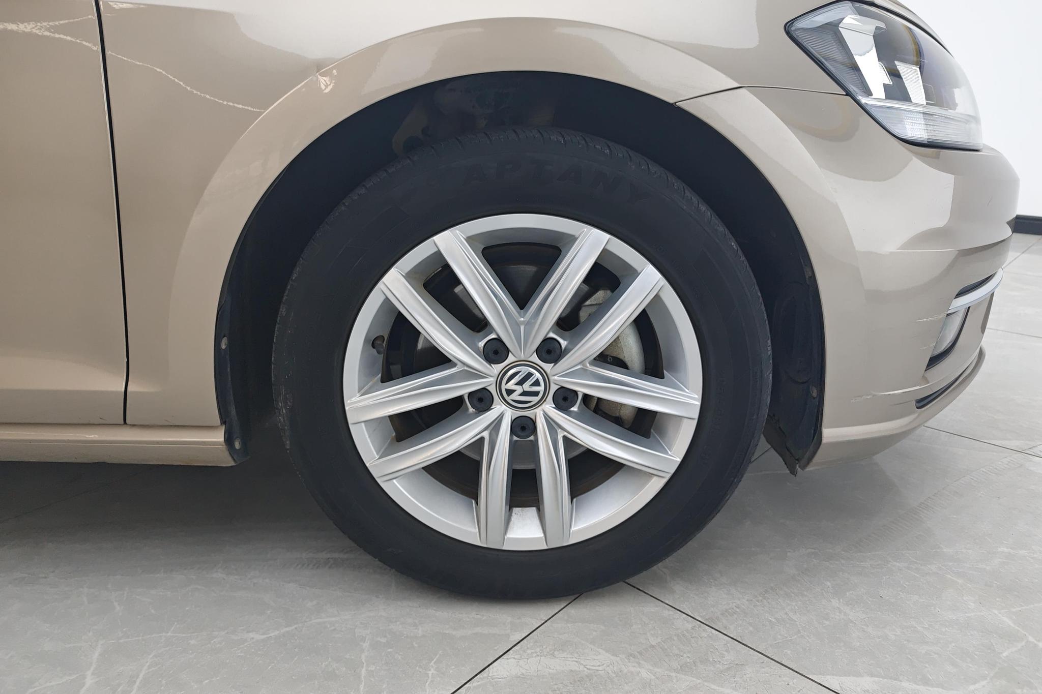 Volkswagen Golf 2019 1.6L AT Comfort V