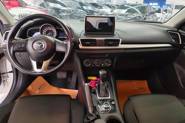 Mazda 3 2016 1.5 L ATComfort — фото 12