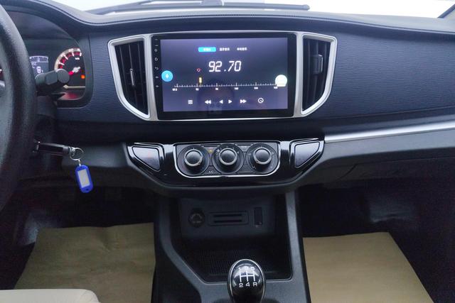 Dongfeng Lingzhi 2022 M 5 L 1.6 L 7 Base — фото 12