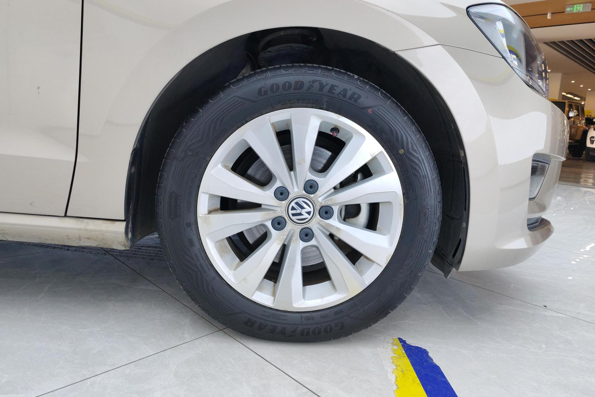 Volkswagen Golf · 2016 230TSI AT