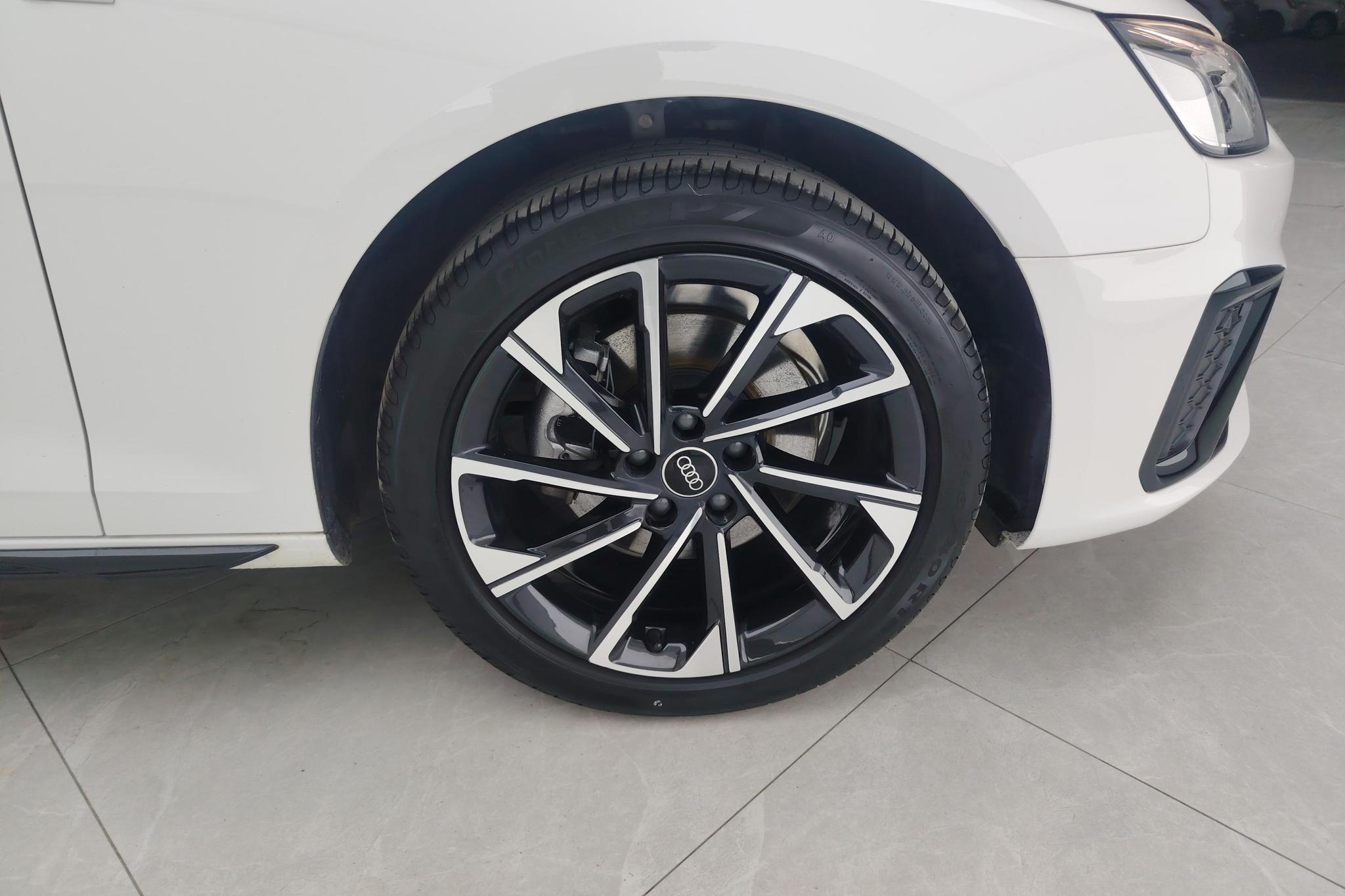 Audi A4L 2023 40 TFSI Luxury