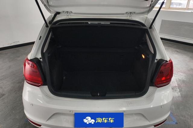 Volkswagen Polo 2018 1.5 L AT — фото 16