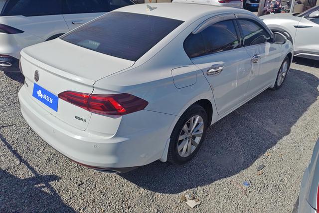 Volkswagen Bora 2019 1.5 L MTComfort — фото 3