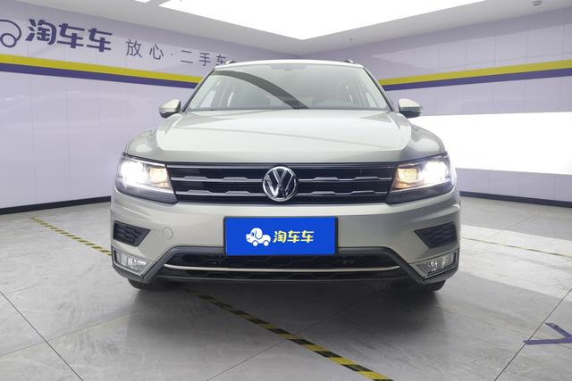 Volkswagen Tiguan L 2017 — фото 2