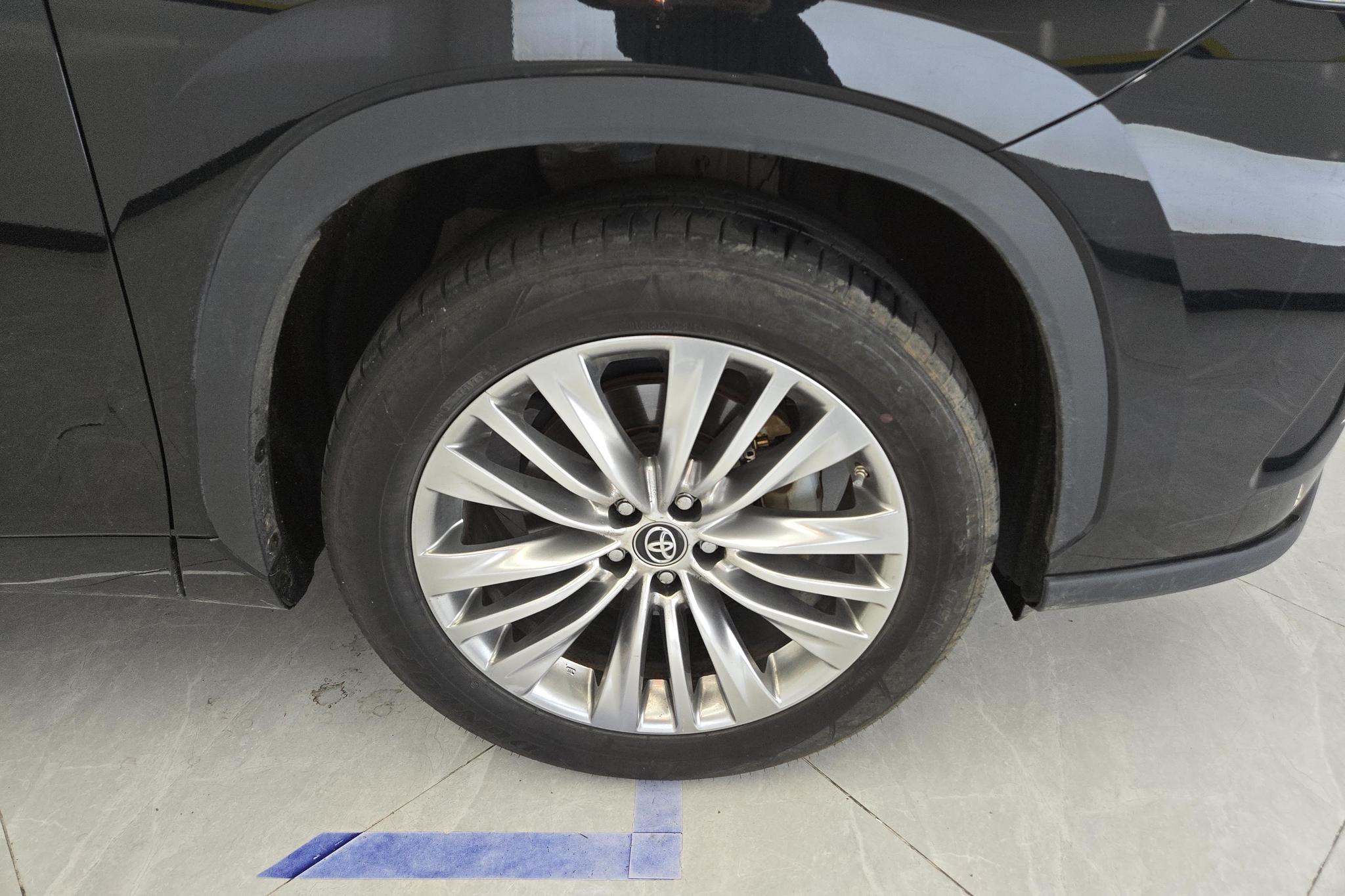 Toyota Highlander 2022 380T Luxury 7 мест