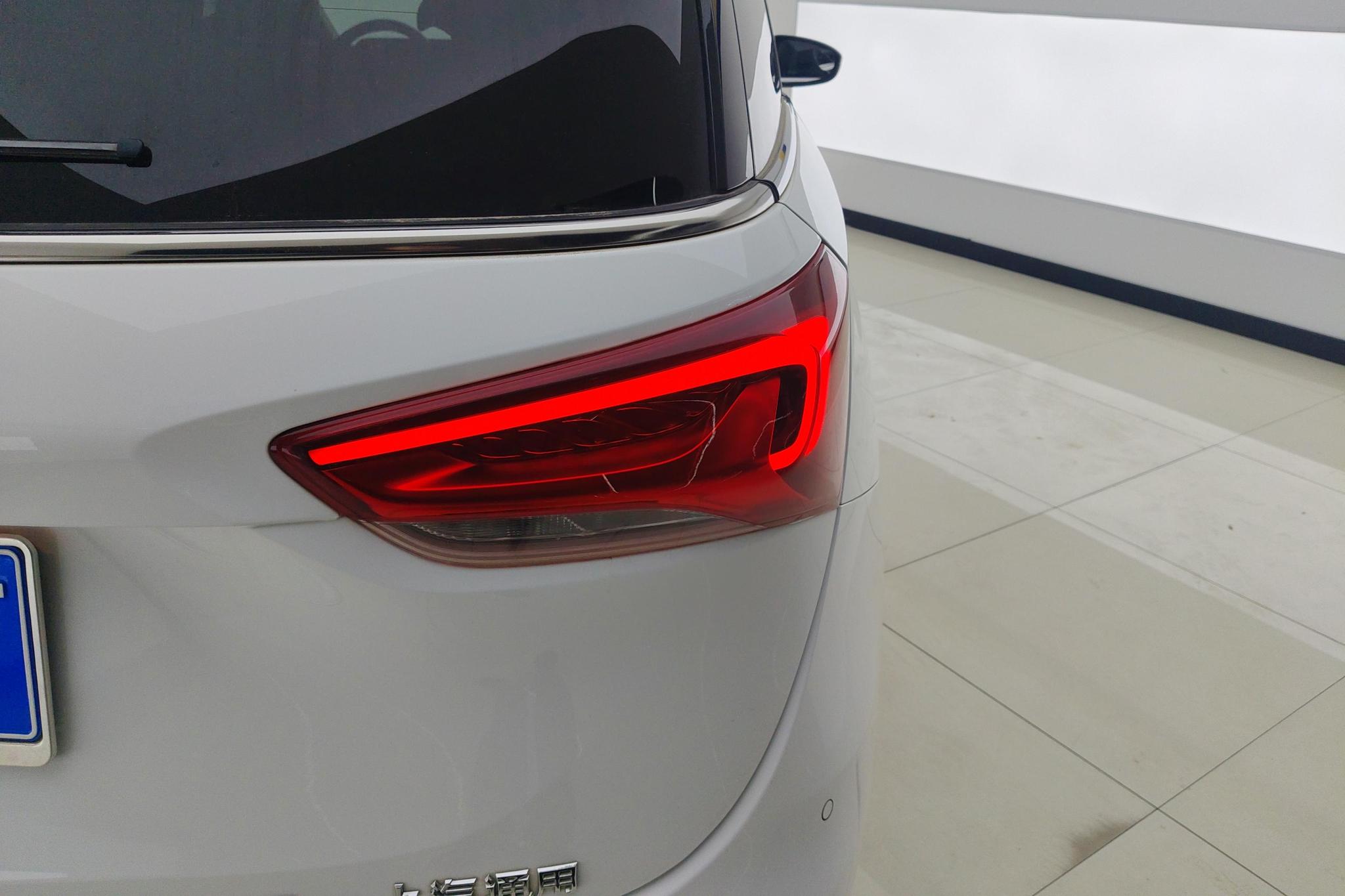 Buick GL6 2021 323T Luxury