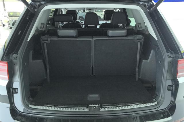 Volkswagen Teramont 2022 530 V 6 4 WD — фото 16