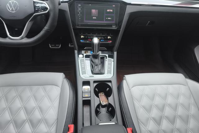 Volkswagen Magotan 2023 200 330 TSI DSGLeading — фото 14