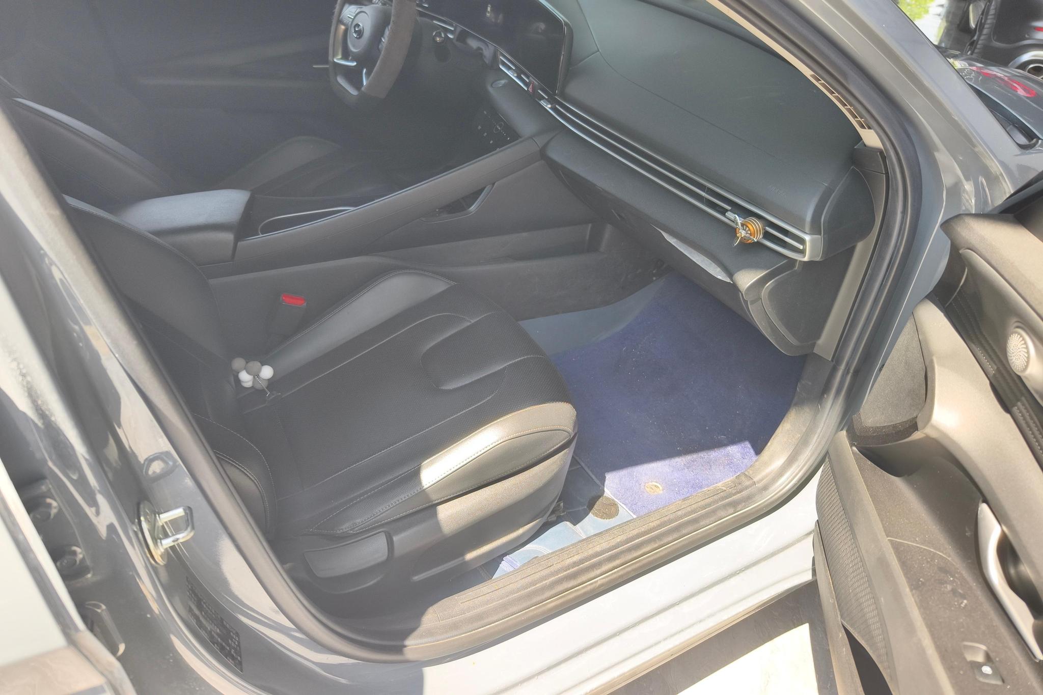 Hyundai Elantra 2021 1.5L CVT LUX Luxury