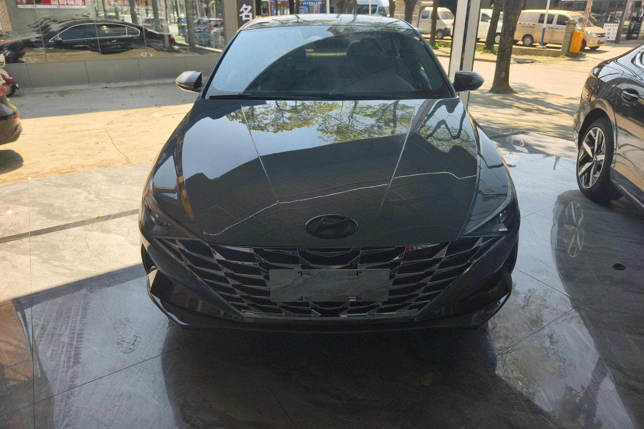 Hyundai Elantra 2021 1.5L CVT LUX Luxury