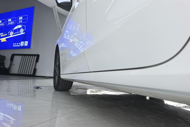 Geely Emgrand 2022 4 1.5 L CVTFlagship — фото 10