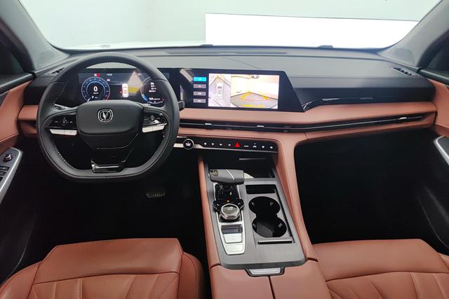 Changan CS75 PLUS 2024 1.5 T AT — фото 11