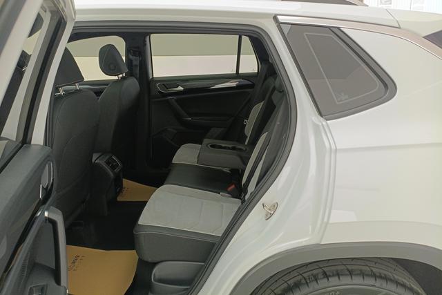 Volkswagen Tayron 2022 380 TSI 4 WDR-Line — фото 16