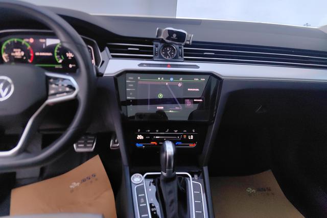 Volkswagen Magotan 2023 200 330 TSI DSGLuxury — фото 9