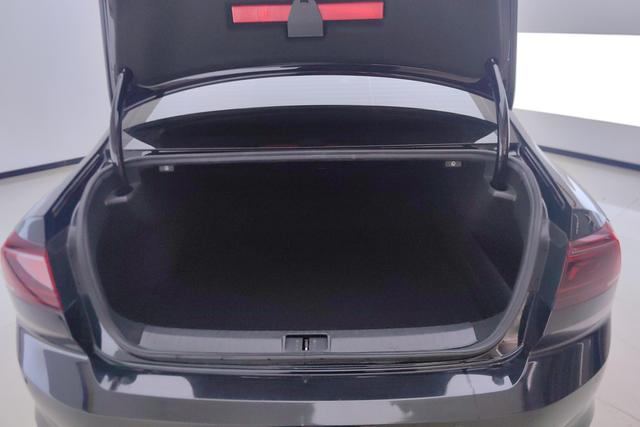 Volkswagen Magotan 2023 200 330 TSI DSGLuxury — фото 17