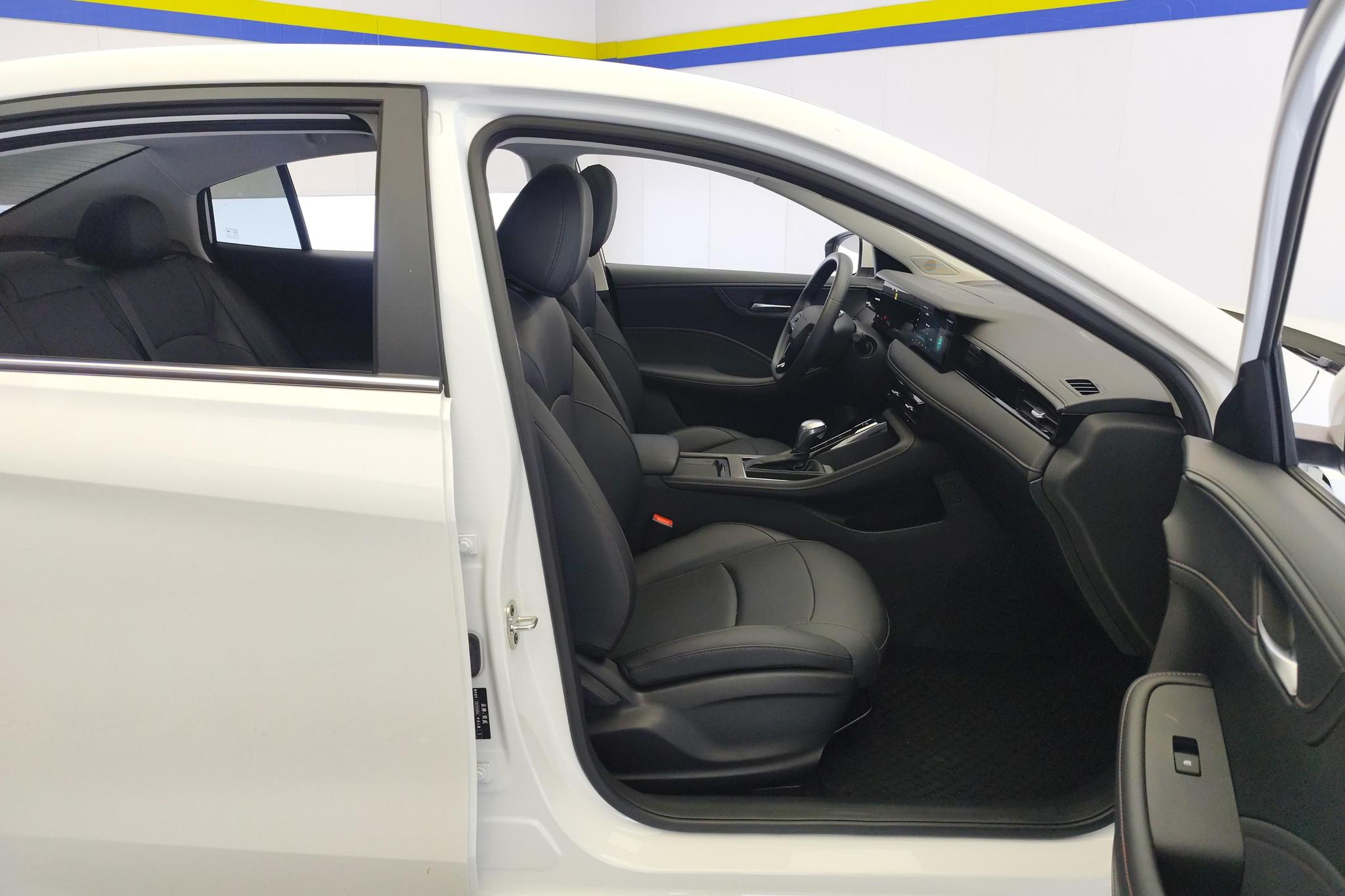 Roewe i5 2024 1.5L CVT