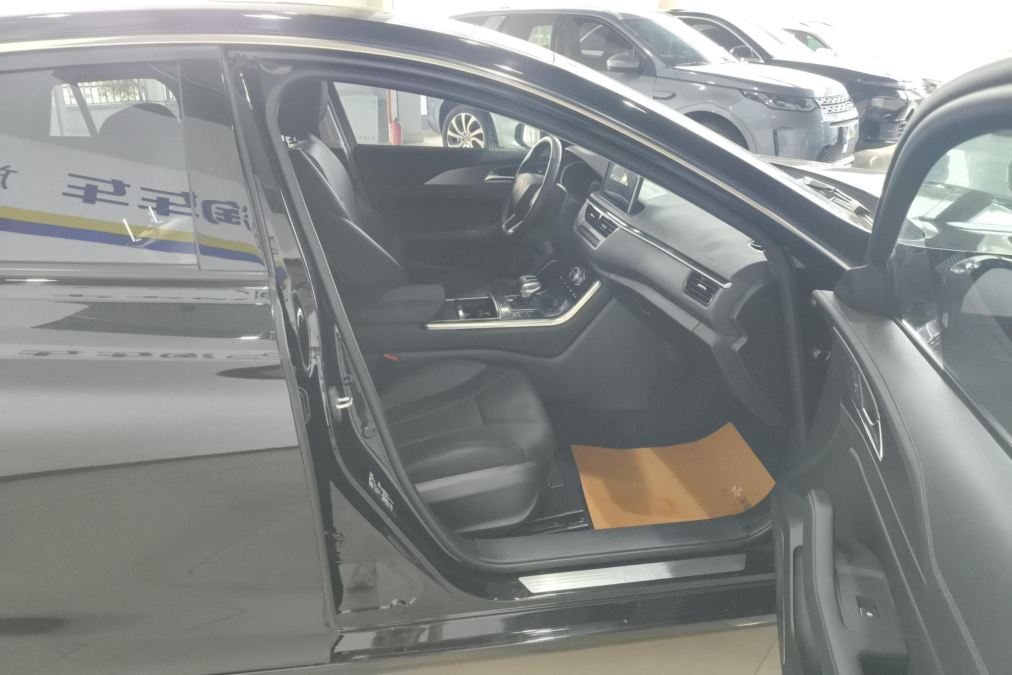 Hongqi H5 2022 1.8T AT