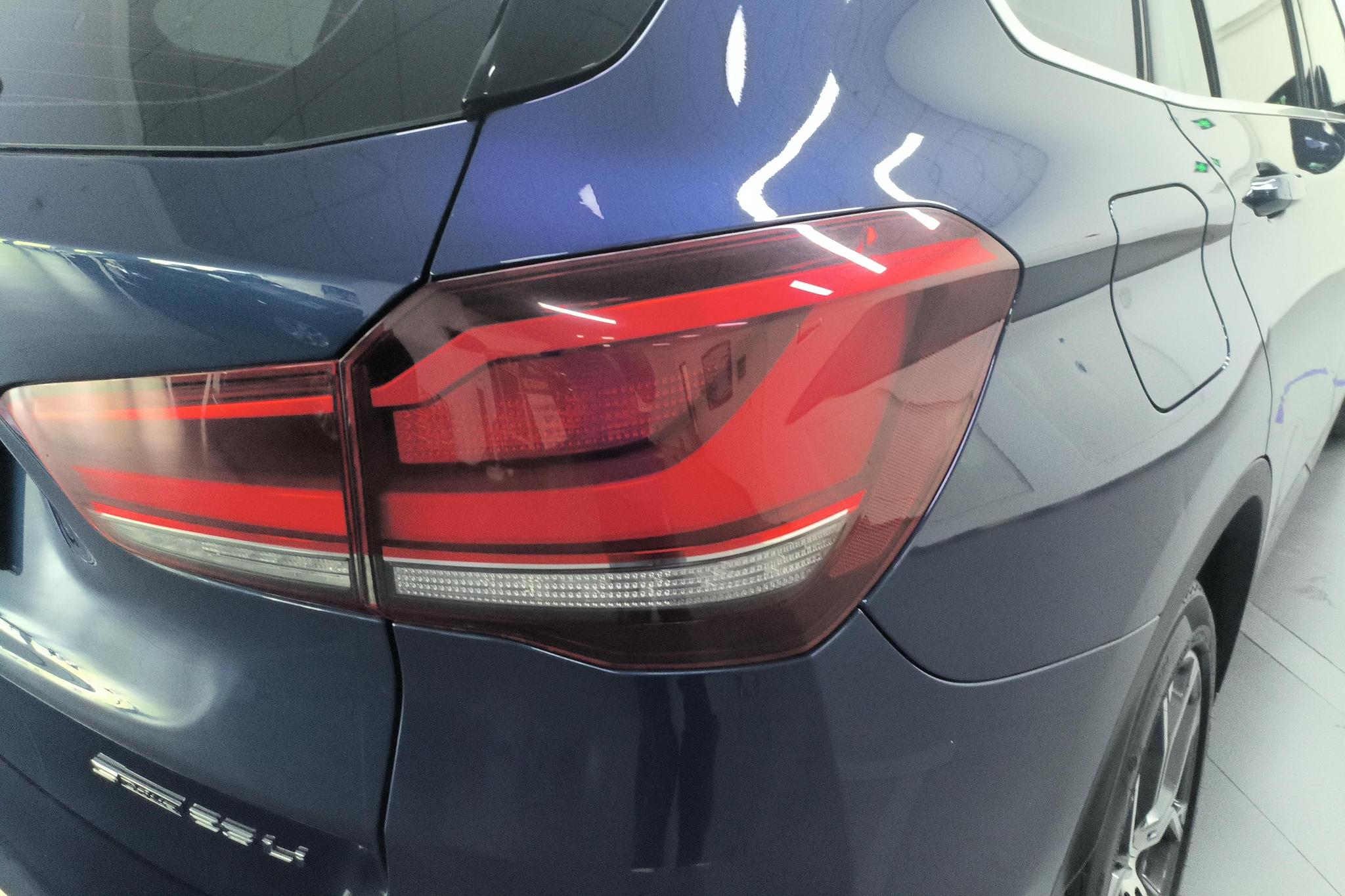 BMW X1 2020 sDrive25Li Lead