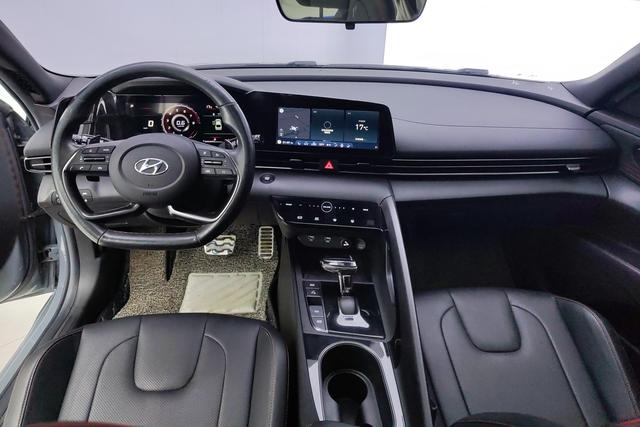 Hyundai Elantra 2021 240 TGDi DCT LUX — фото 13