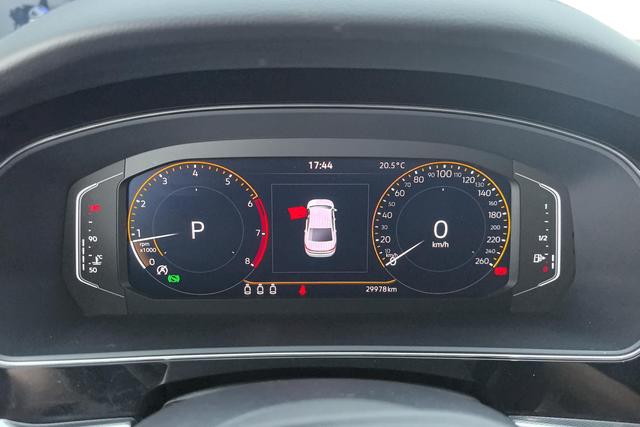 Volkswagen Passat 2023 330 TSI — фото 13