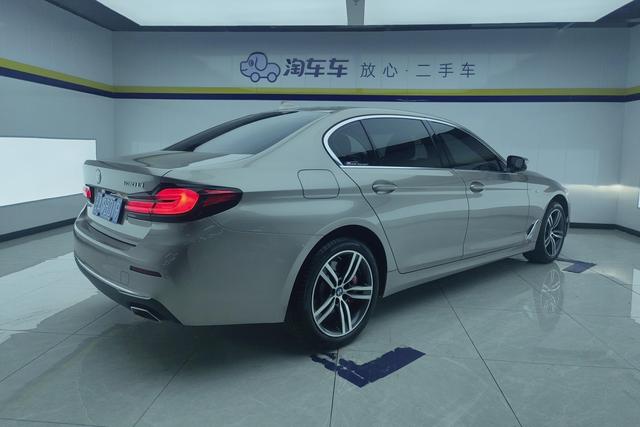 BMW 5-Series 2023 530 Li Leading — фото 3