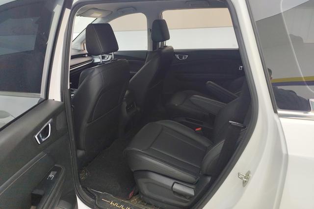 Wuling Jiachen 2022 1.5 T CVT Luxury — фото 16