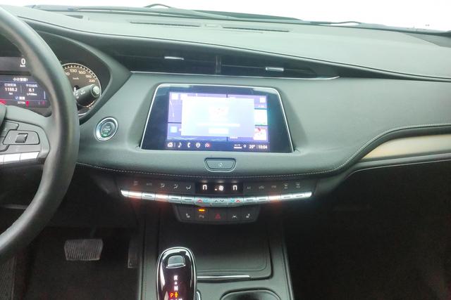 Cadillac XT4 2022 28 T 2 WDLuxury — фото 14
