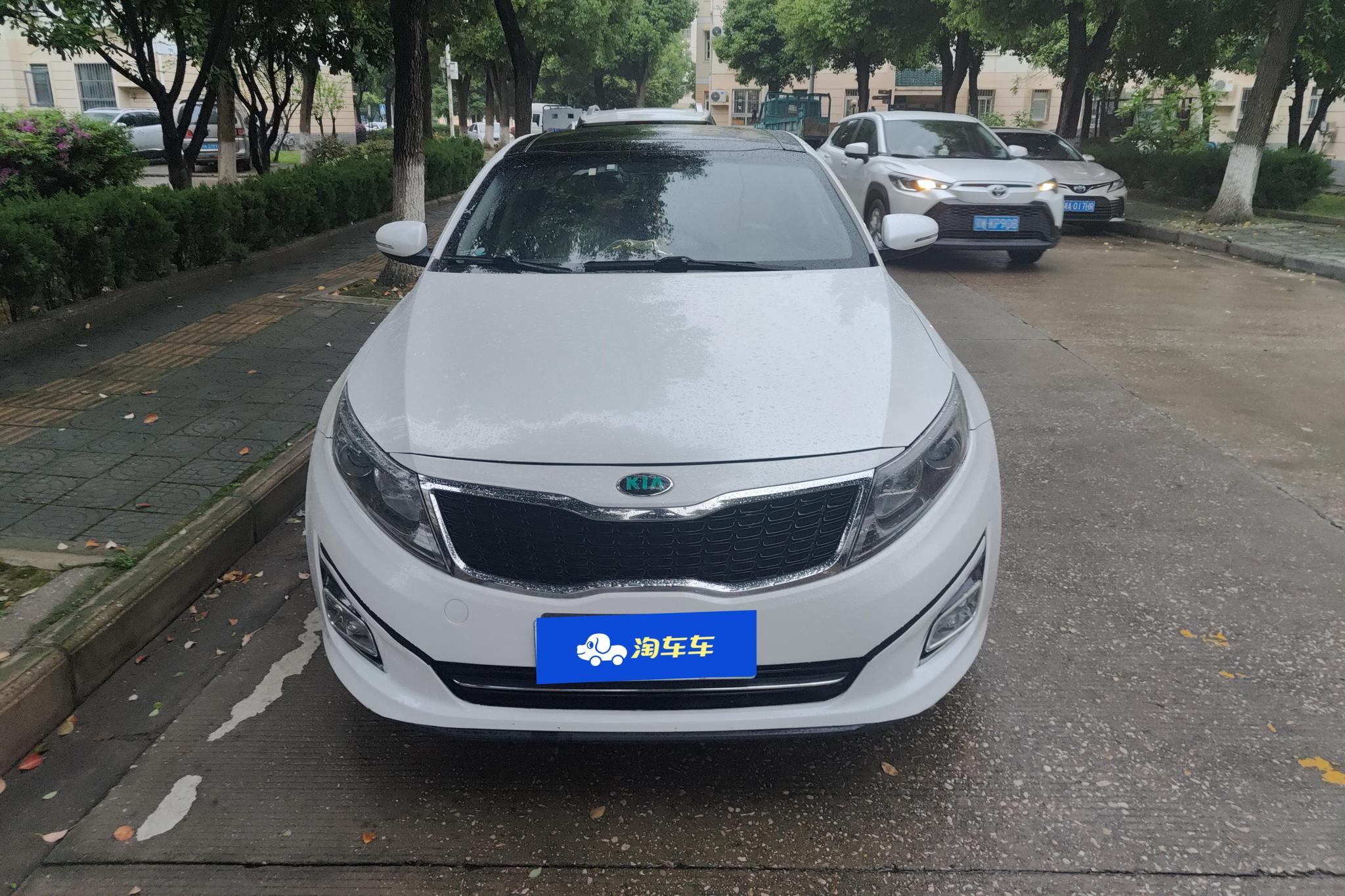 Kia K5 2015 2.0L AT LUX