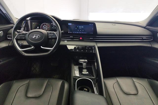 Hyundai Elantra 2021 1.5 L CVT LUX — фото 14