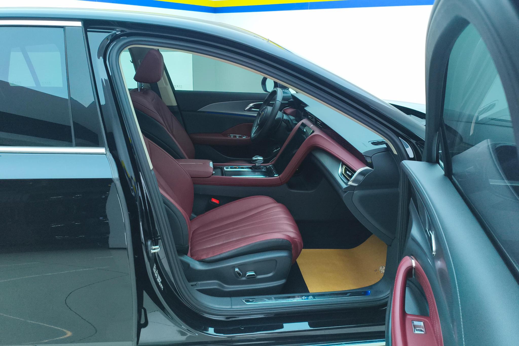 Hongqi H5 2024 2.0T AT