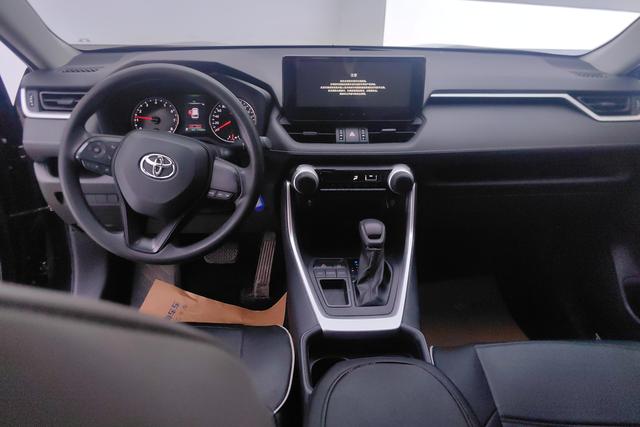 Toyota Wildlander 2023 2.0 L 2 WD — фото 11