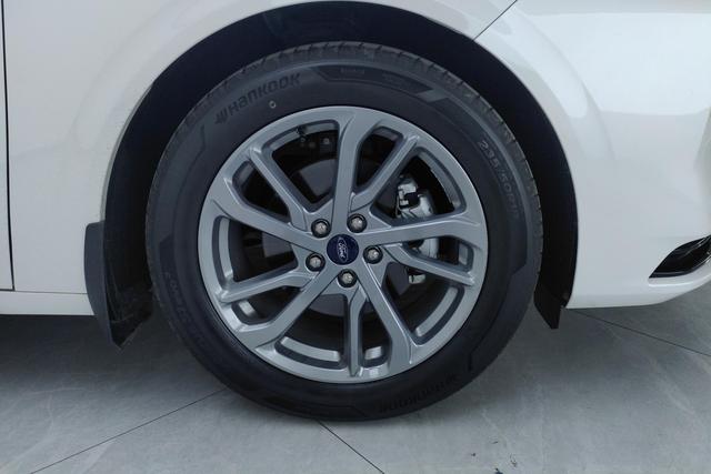 Ford Mondeo 2023 Eco Boost 245 Luxury — фото 4