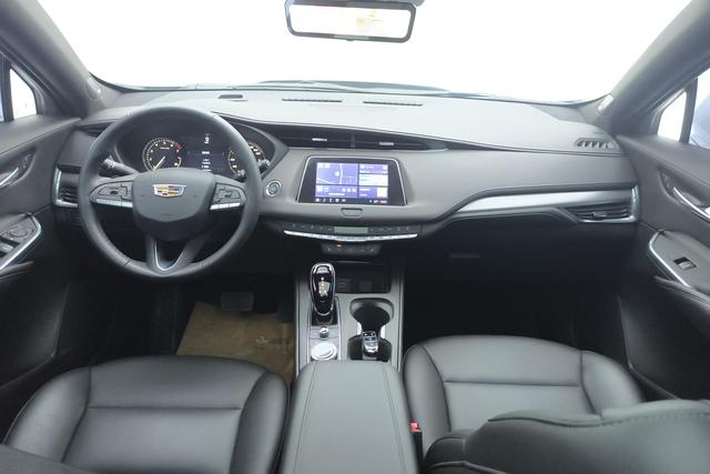 Cadillac XT4 2023 28 T 2 WDLuxury — фото 12