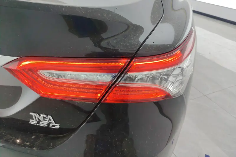 Toyota Camry — фото 5