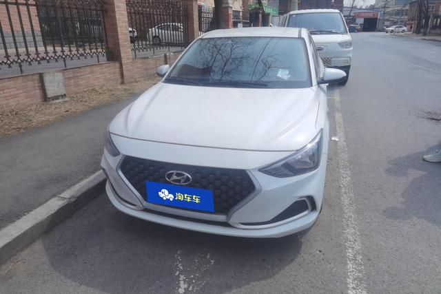 Hyundai Elantra — фото 2