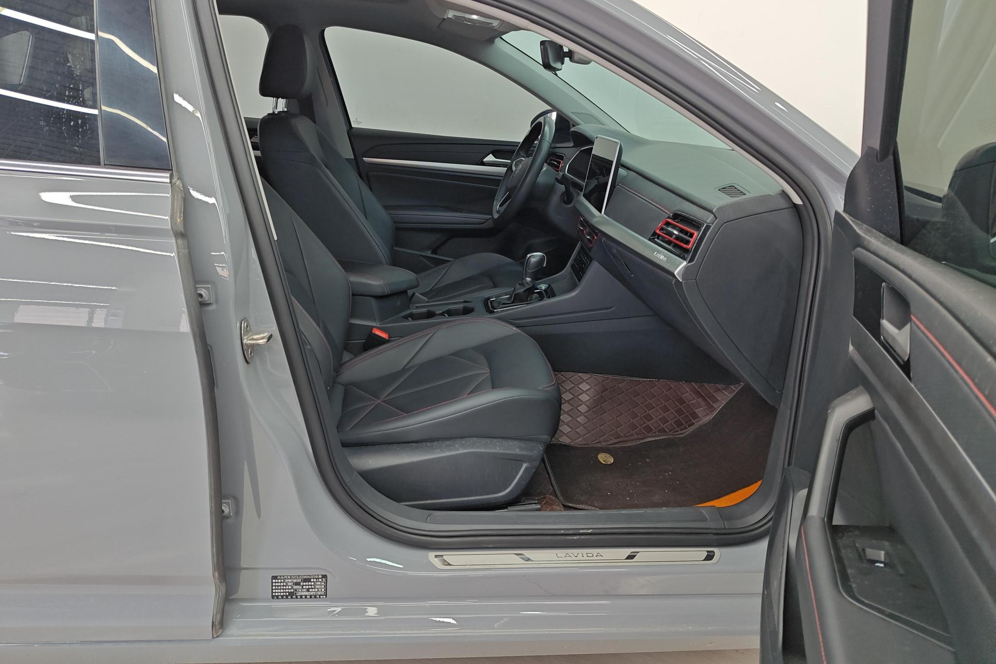 Volkswagen Lavida 2024 300TSI DSG Lead