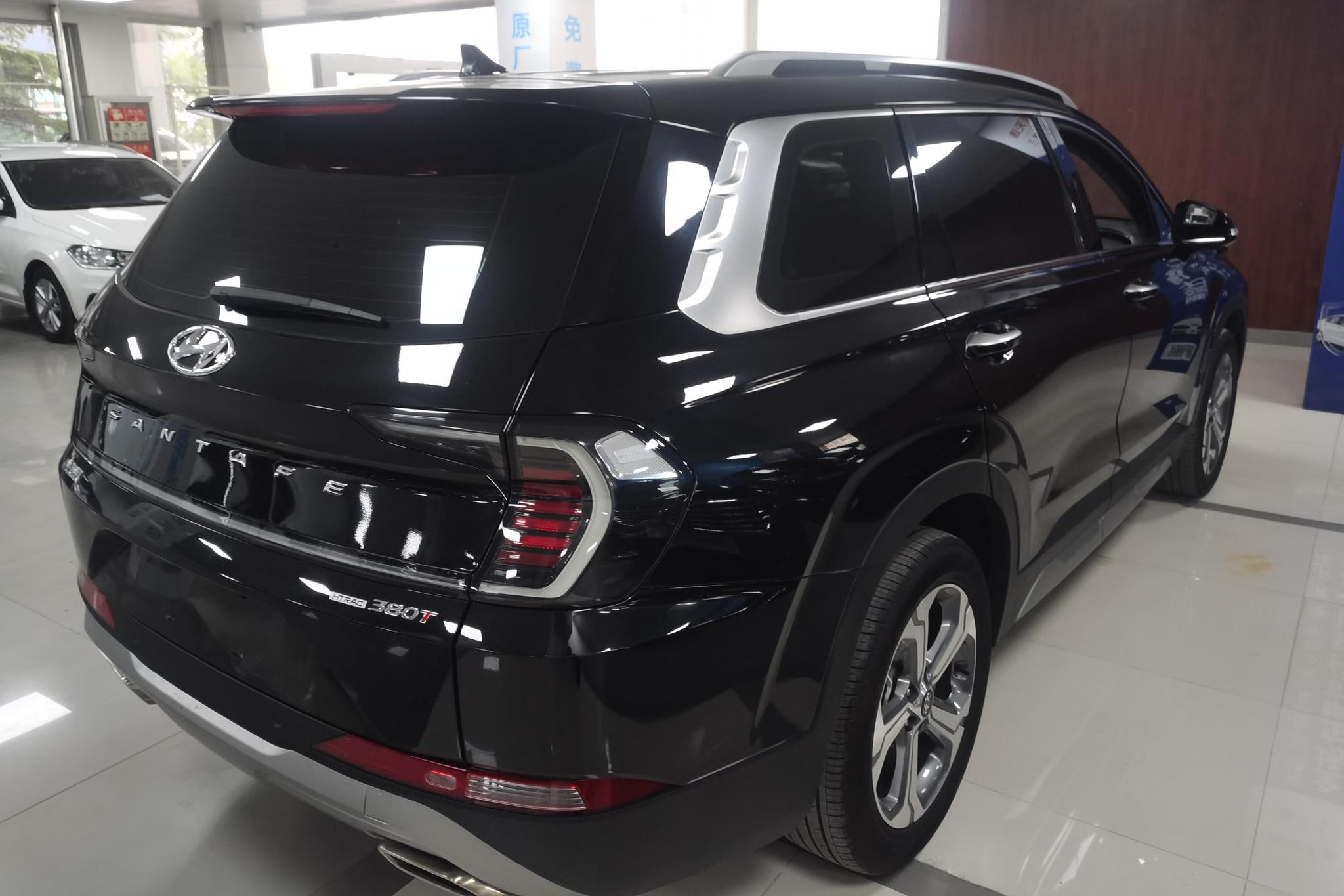 Hyundai Santa Fe 2023 380T GDi GLX HTRAC 4WD Elite