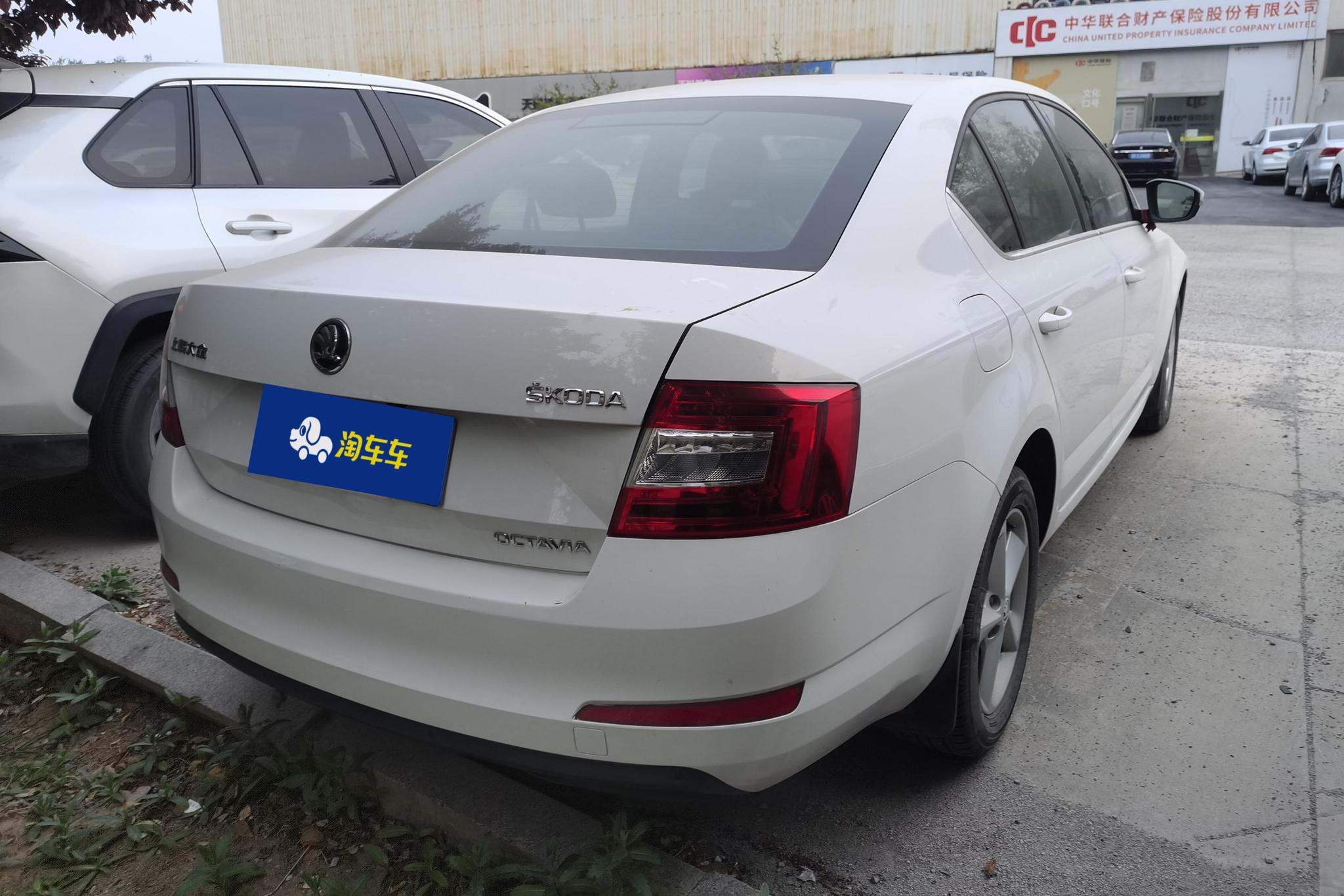 Skoda Octavia 2015 1.6L AT