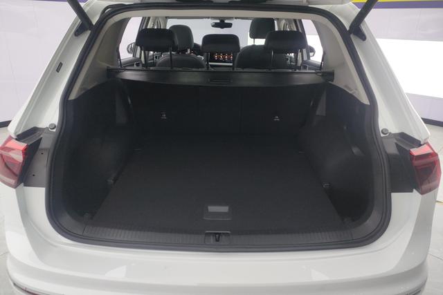 Volkswagen Tiguan L 2024 330 TSI 2 WDR-Line — фото 17