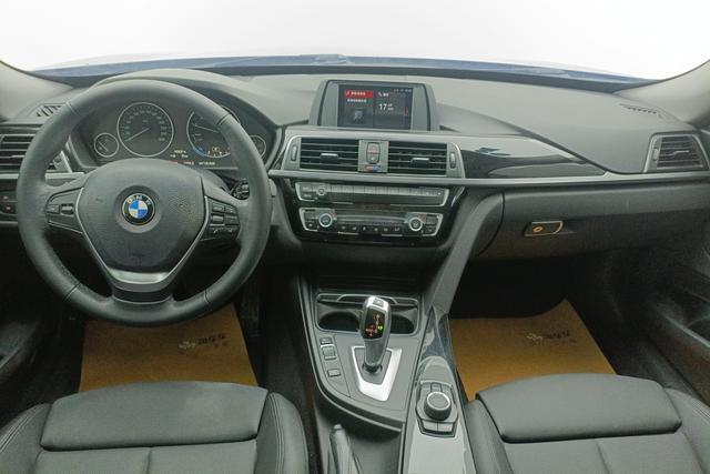 BMW 3-Series GT 2018 320i — фото 11