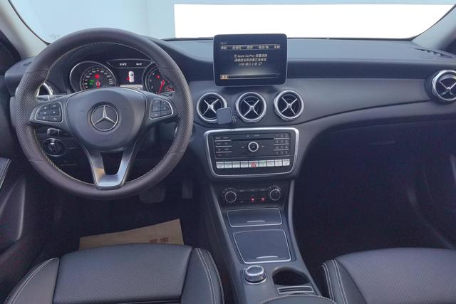 Mercedes Benz GLA 2017 — фото 13