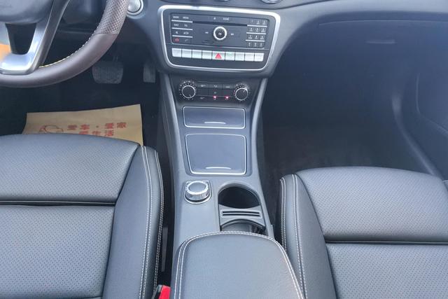 Mercedes-Benz GLA 2017 GLA 220 4 MATIC — фото 12