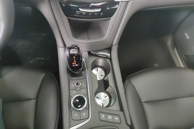 Cadillac XT5 2023 2.0 T 2 WD — фото 15