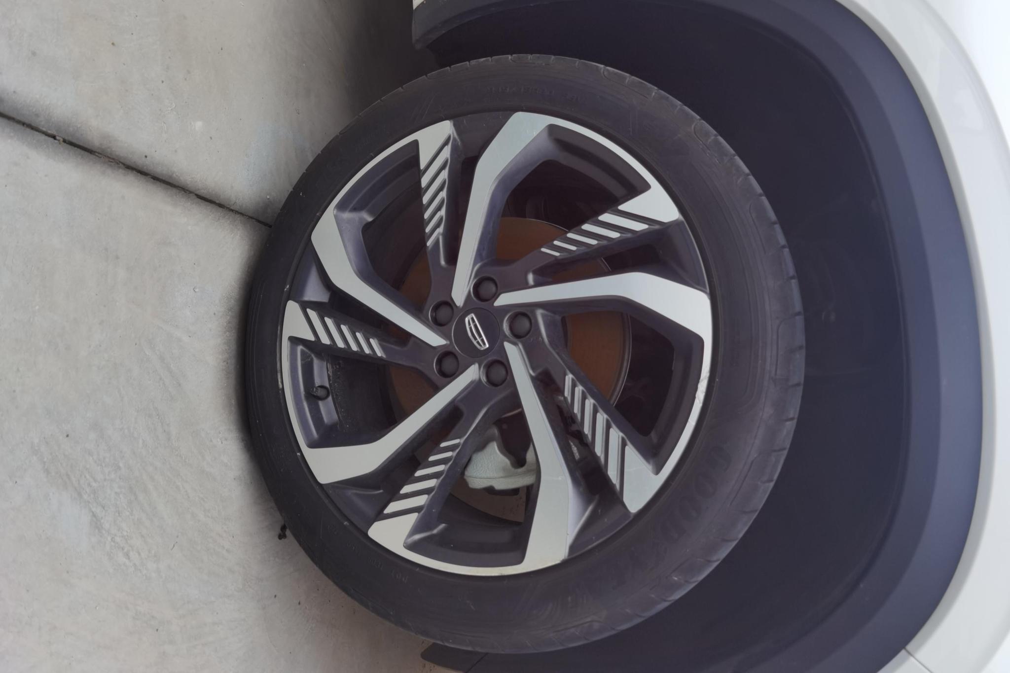 Geely Monjaro L 2024 2.0TD AT