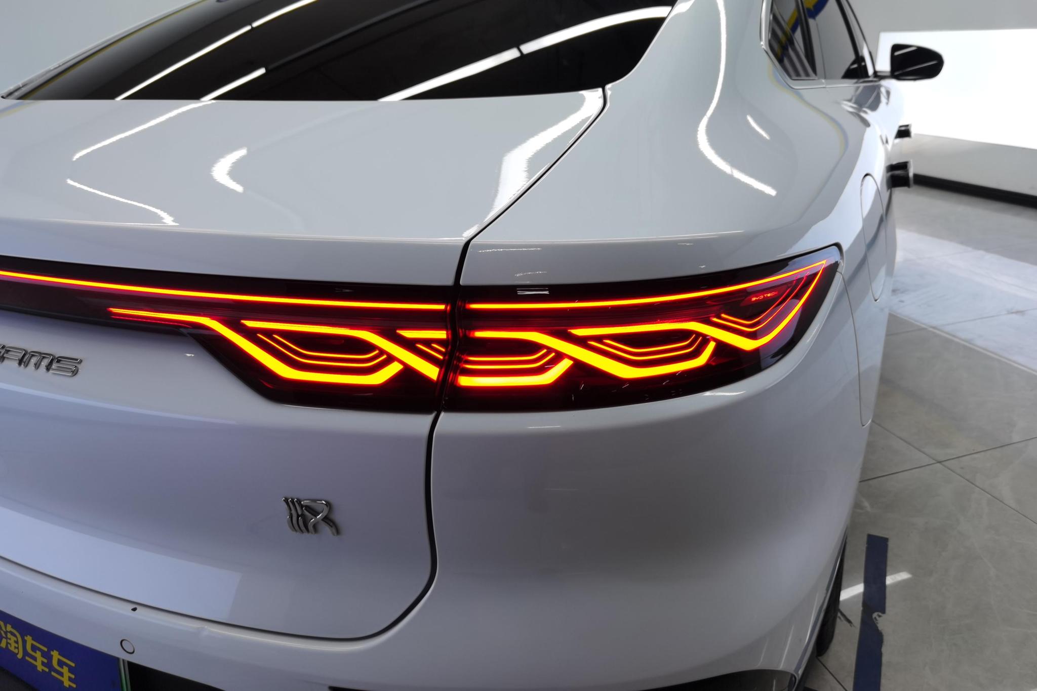 BYD Han DM 2022 DM-i 121KM