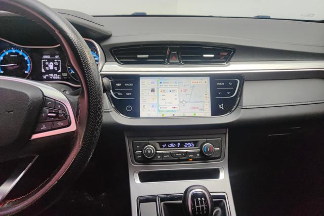 Geely Emgrand 2020 1.5 L MTLuxury — фото 12